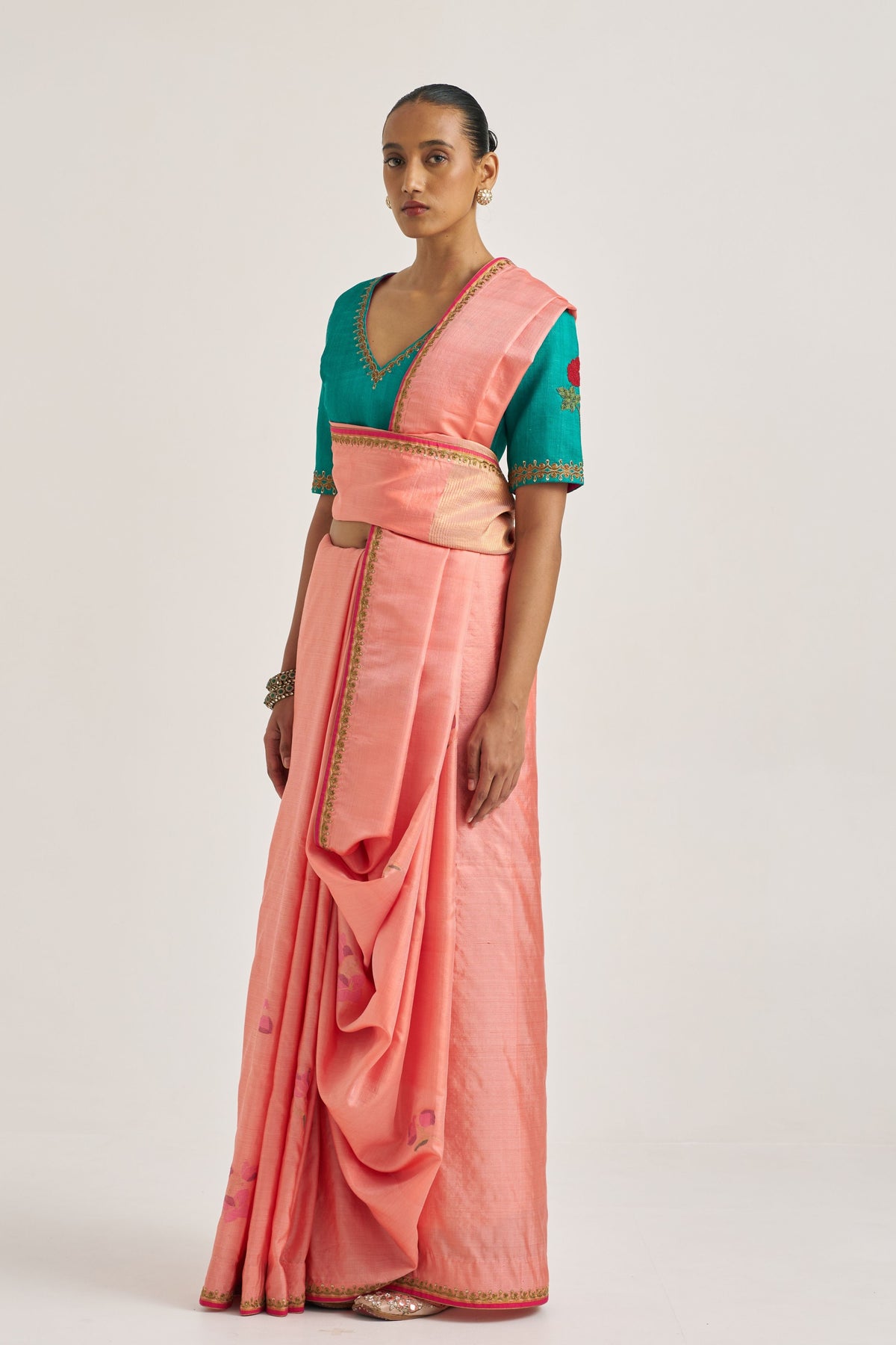 Charvi Peach Saree