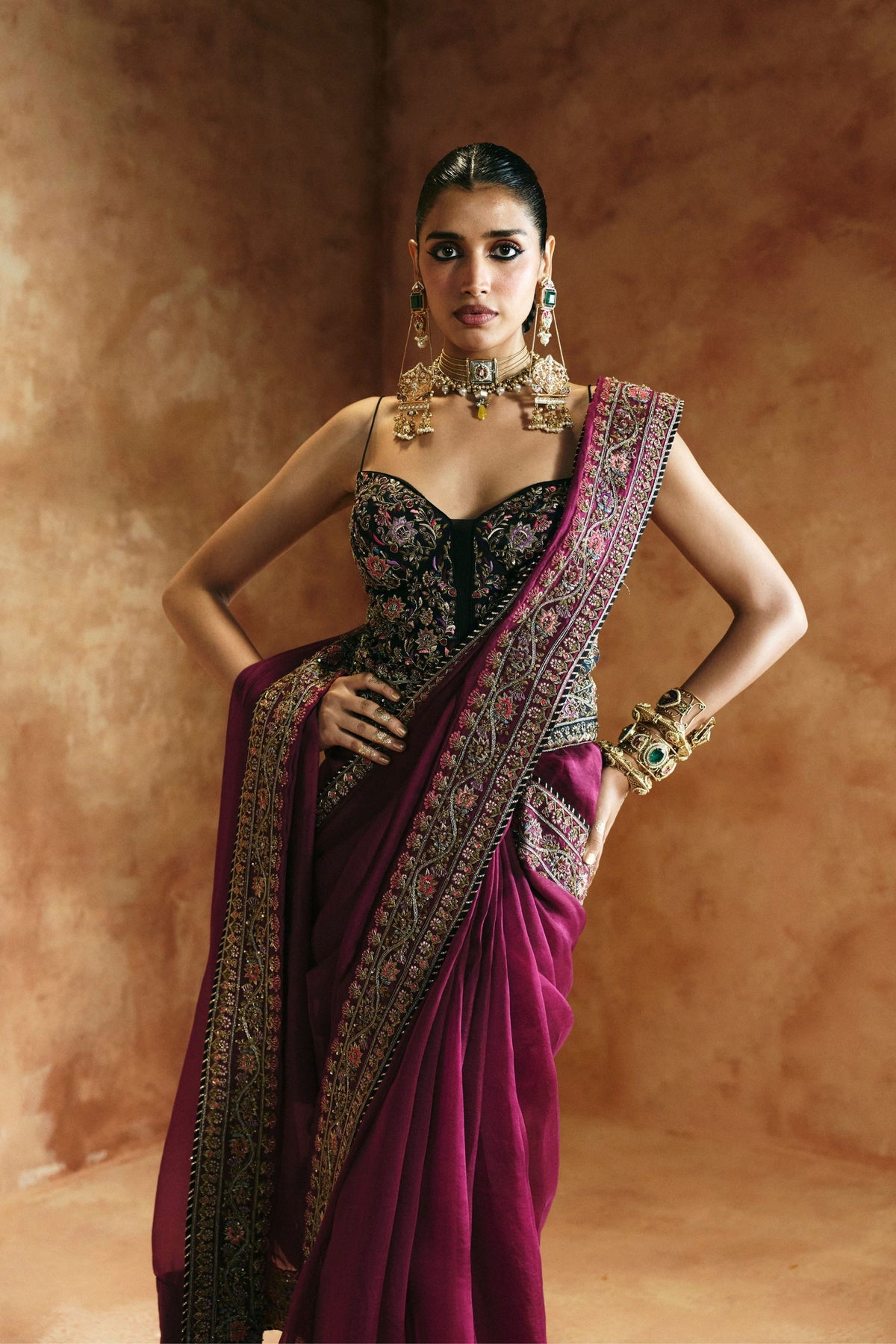 Zardozi Back Sindh Saree Set