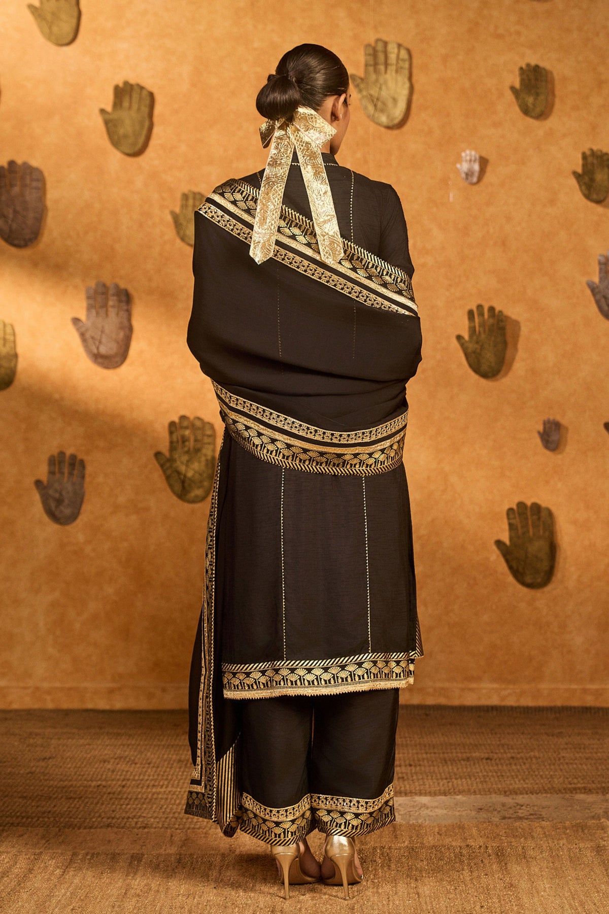 Black Vase Kurta Set