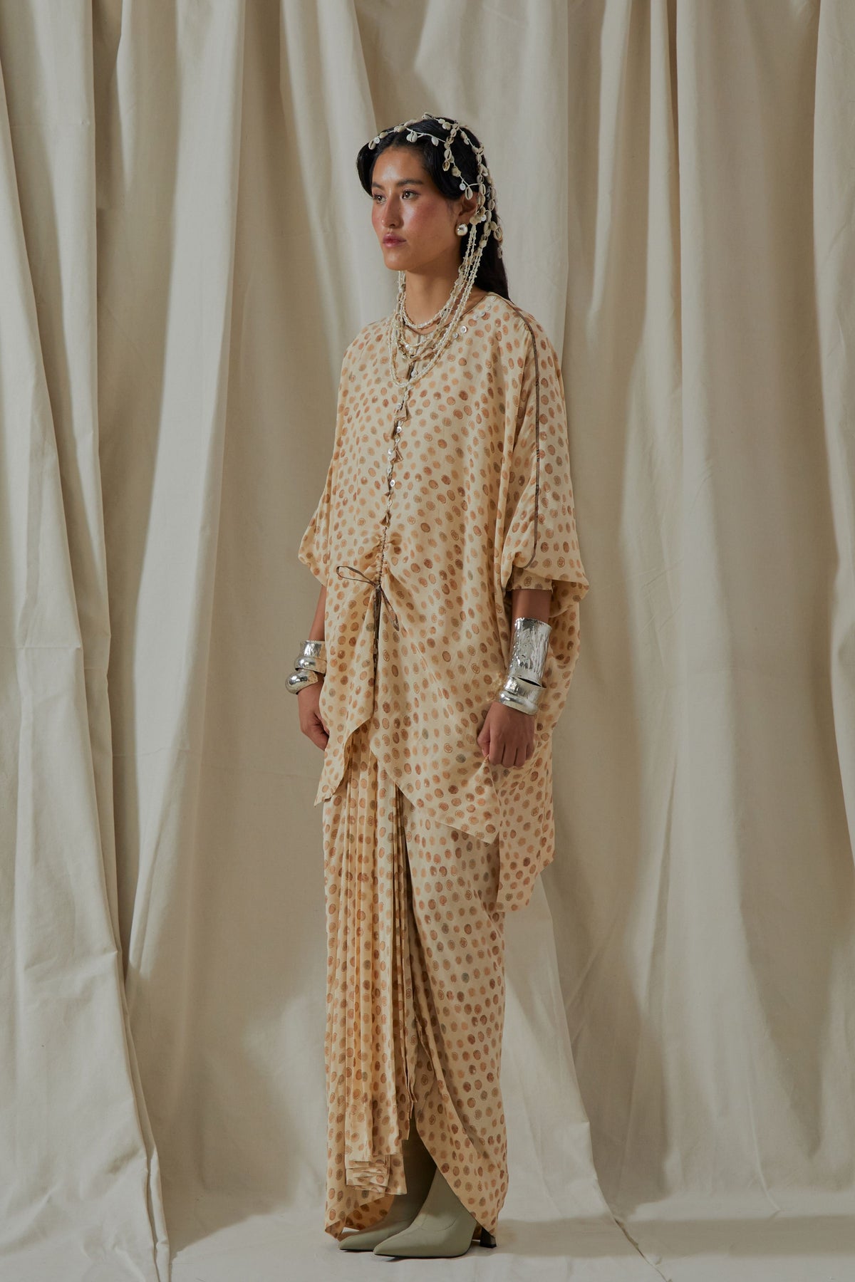 Kuru Ecru Trapeze Kurta Set