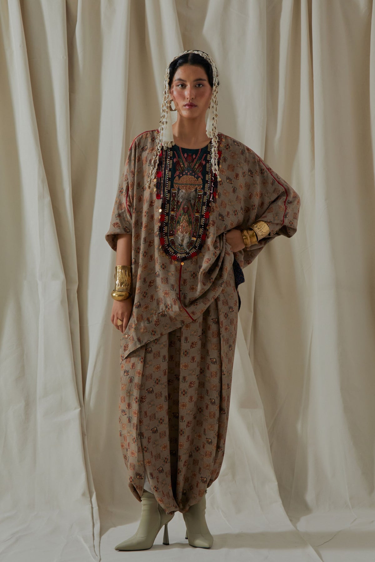 Kuru Crepe Trapeze Kurta Set