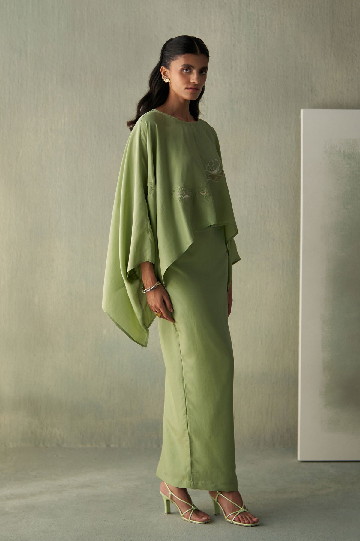 Foliage Green Cape Set