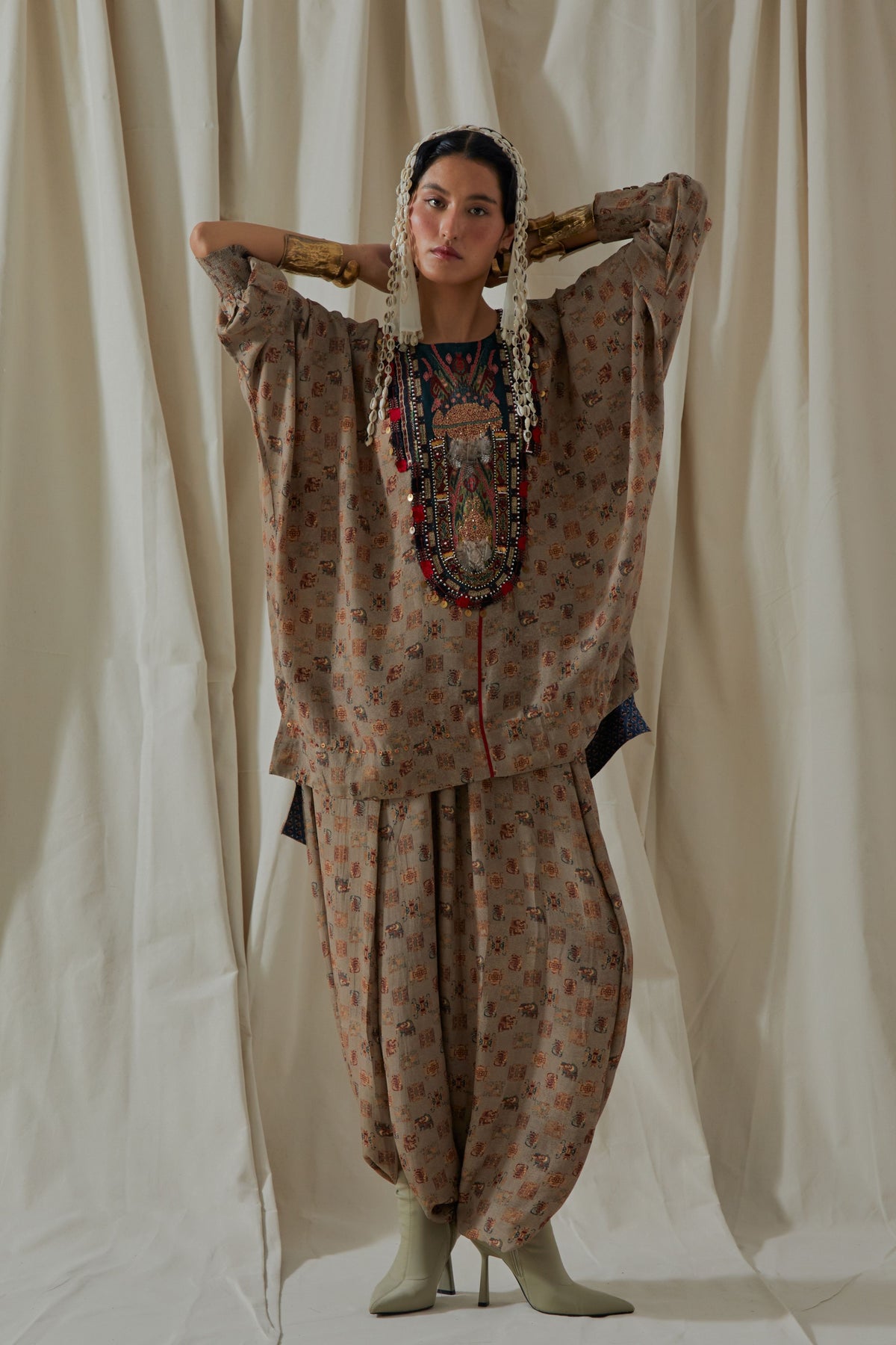Kuru Crepe Trapeze Kurta Set