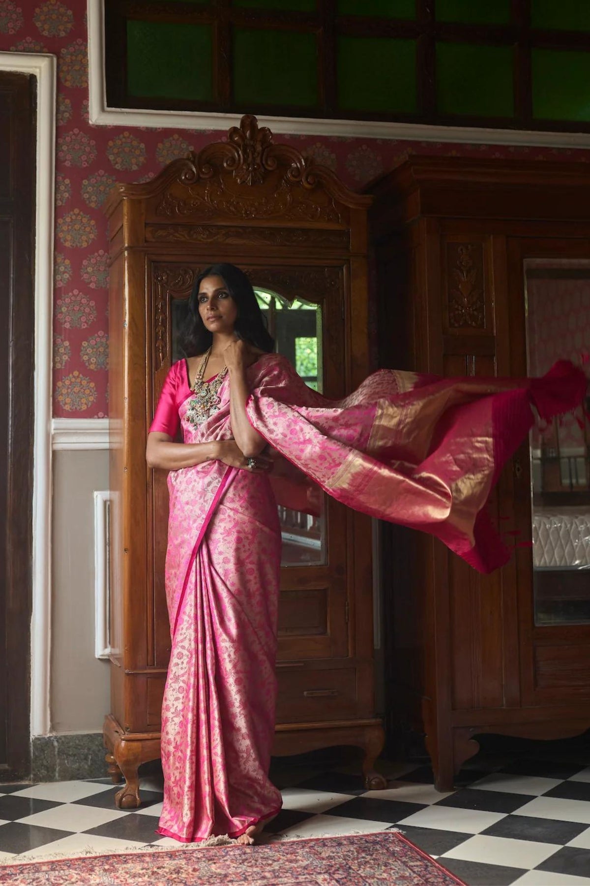 Natkhat Chiraiya Gulabi Tanchoi Benarasi Handloom Saree
