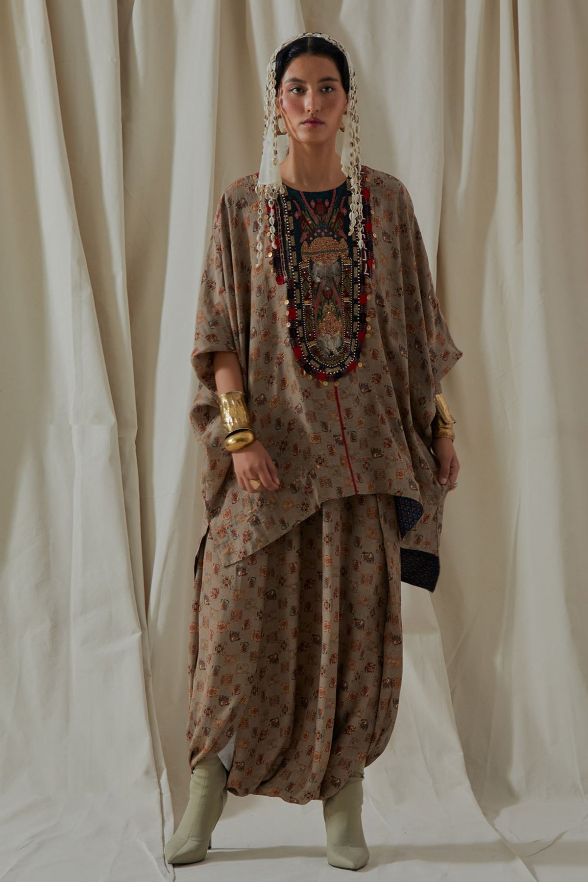 Kuru Crepe Trapeze Kurta Set