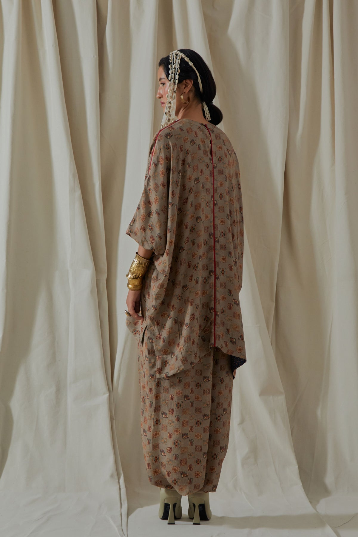 Kuru Crepe Trapeze Kurta Set