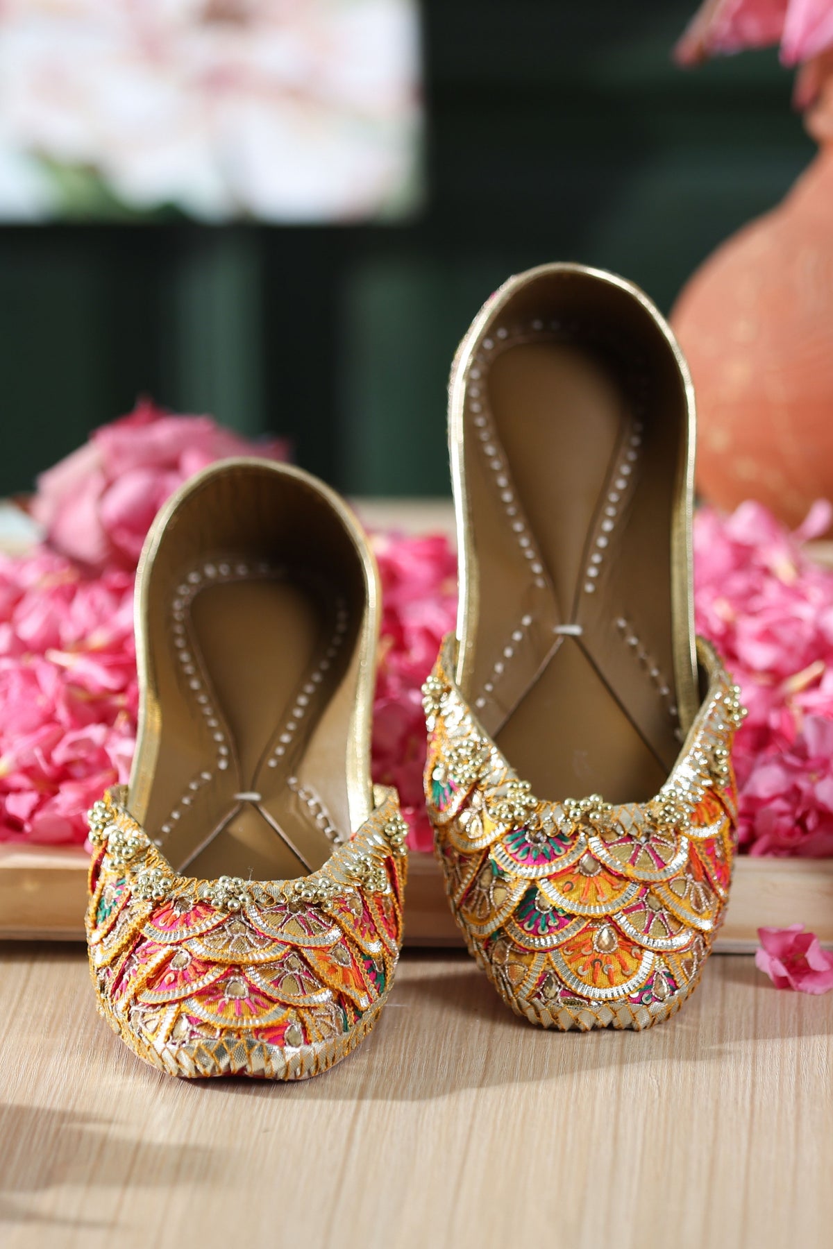 Vireya Jutti