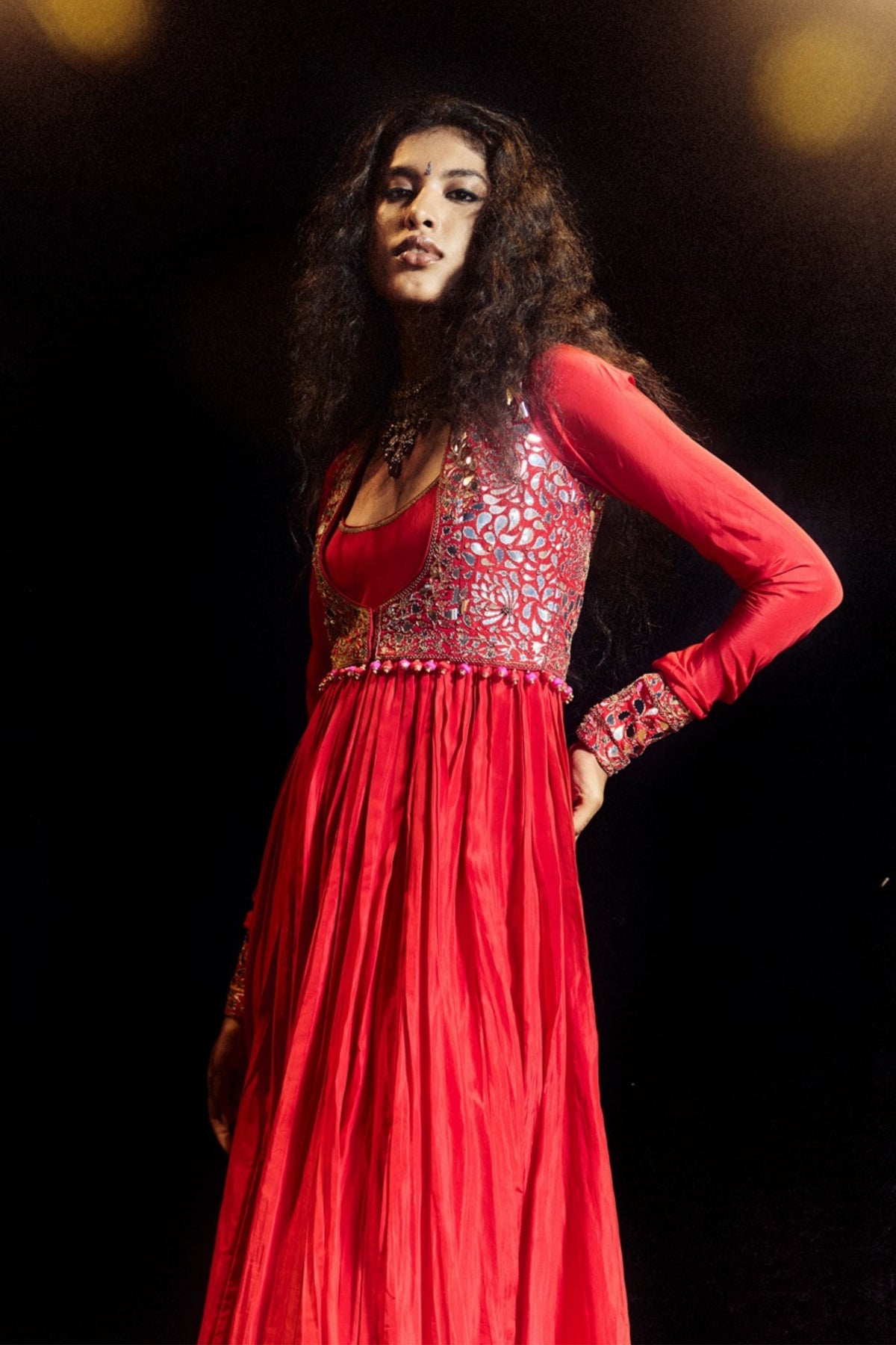 Surkh Laal Anarkal Koti Set