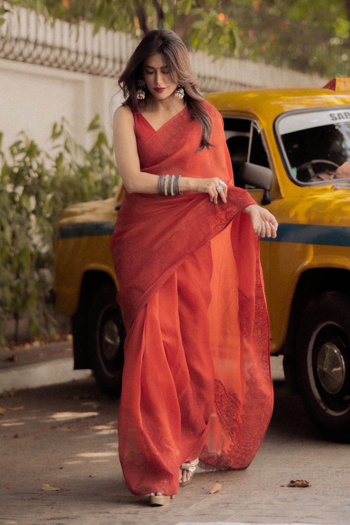 Chitrangda Singh in Devnaagri