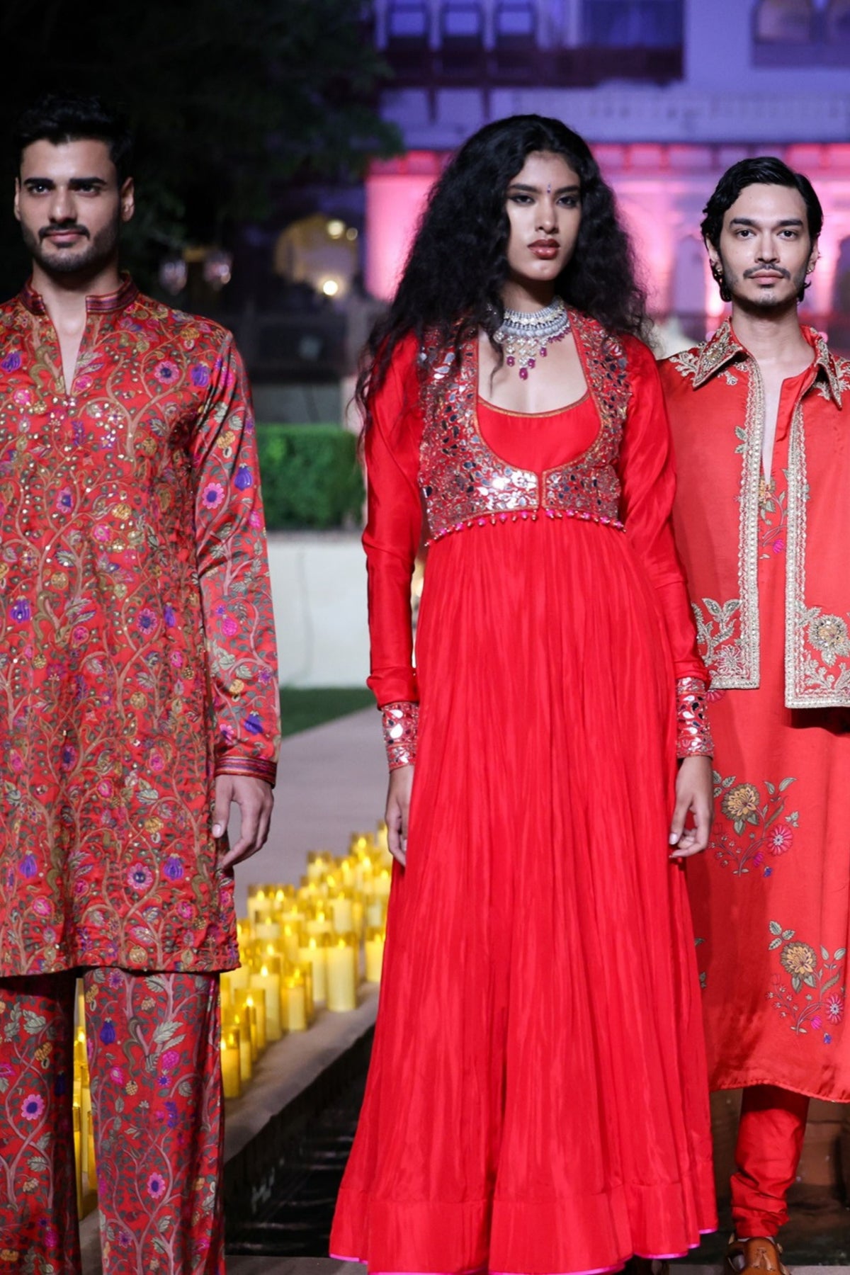 Surkh Laal Anarkal Koti Set