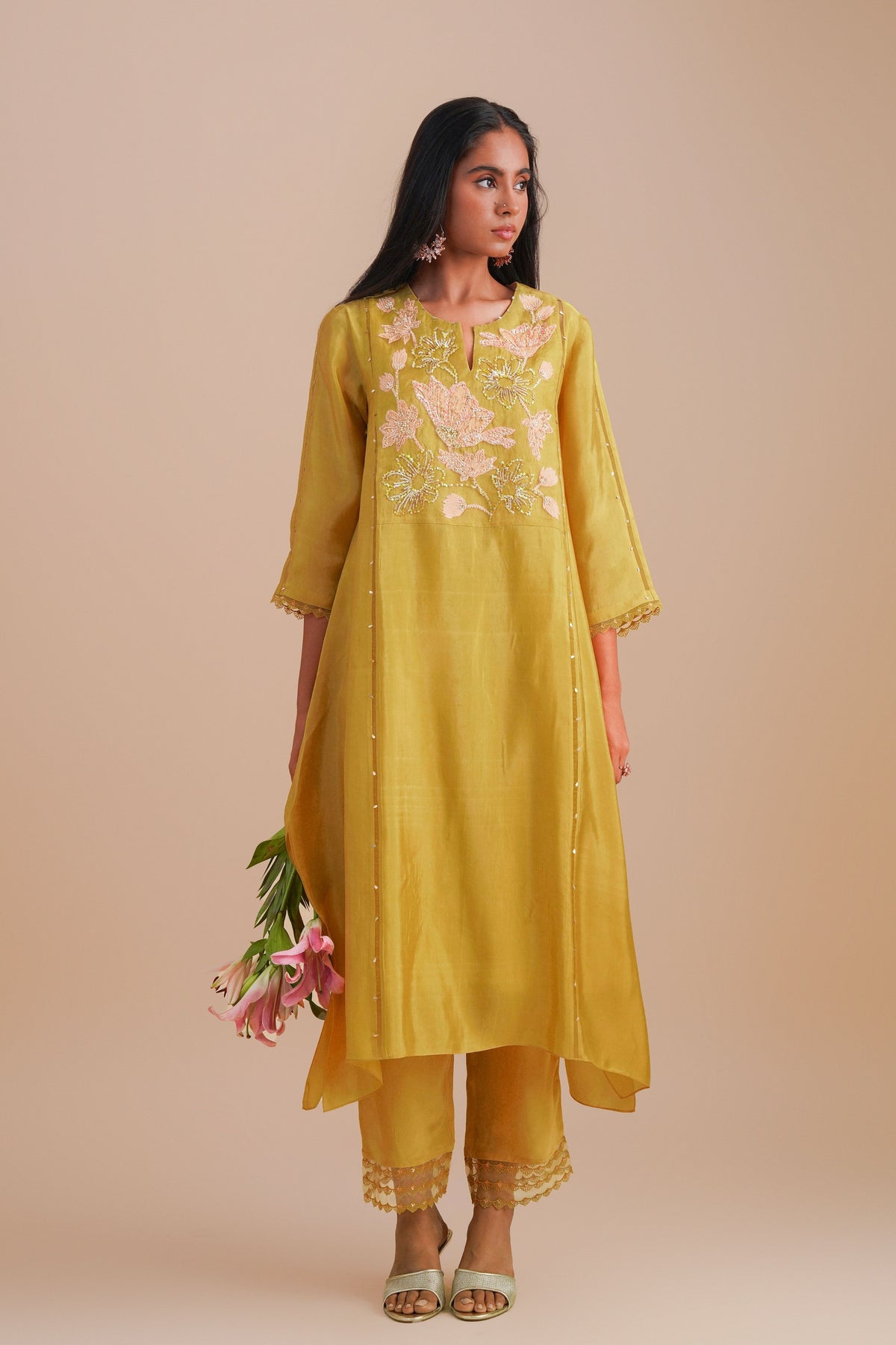 Daffodil Applique Kurta Set