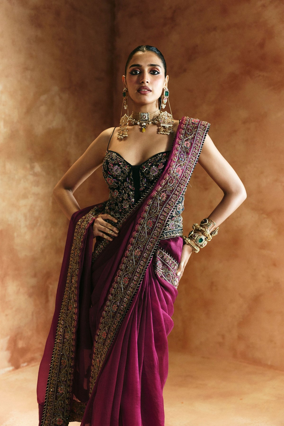 Zardozi Back Sindh Saree Set