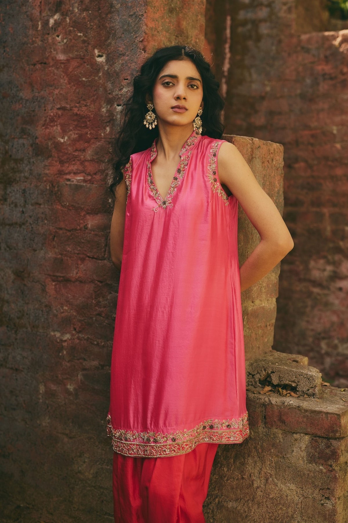 Noorpari Surkh Kurta Set