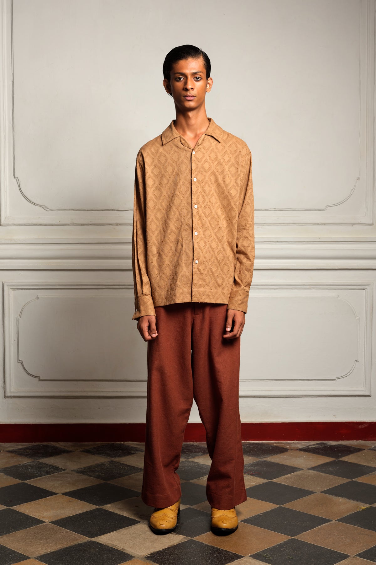 Camp collar dobby shirt with trousers