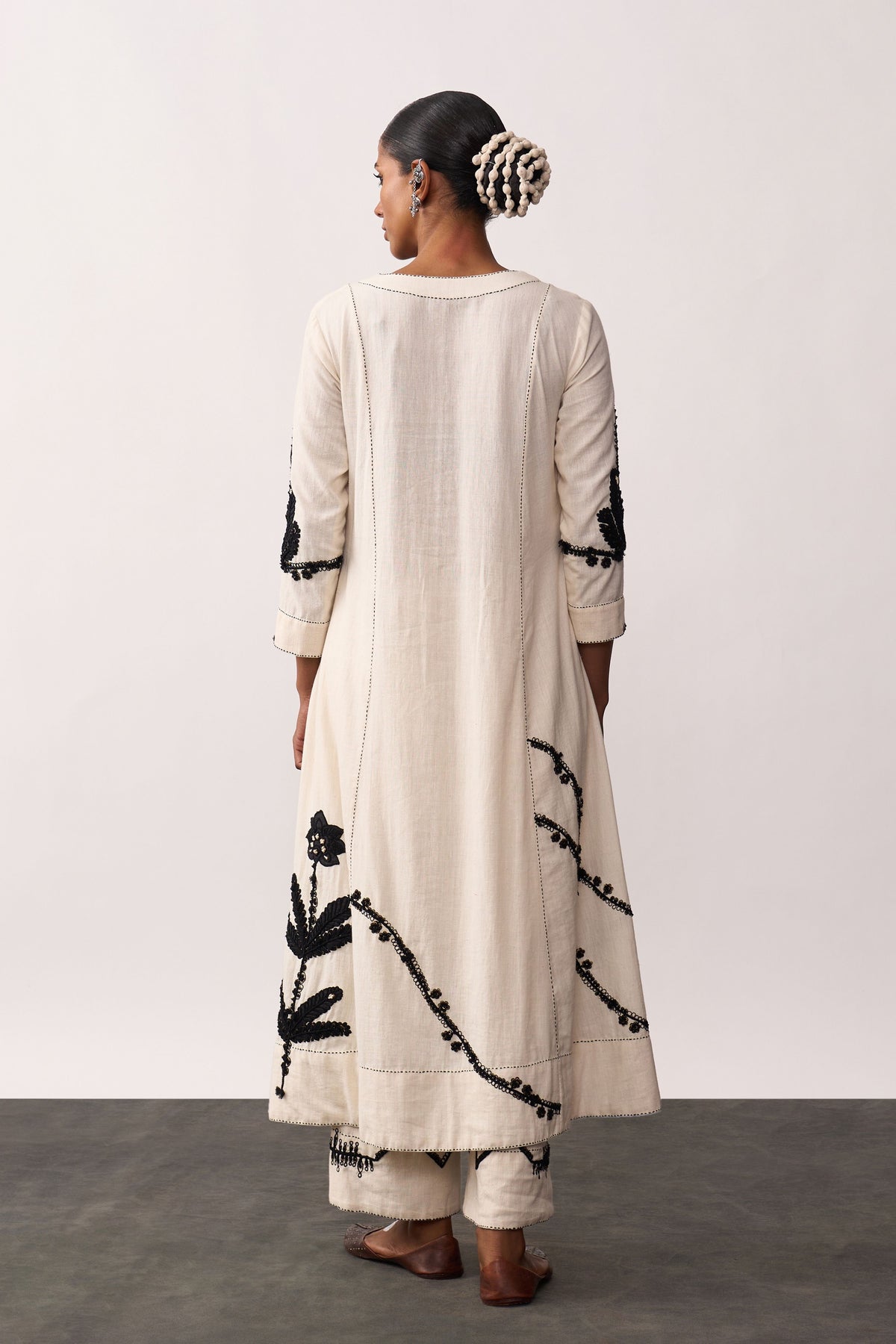 Sucheta Ivory Kurta Set