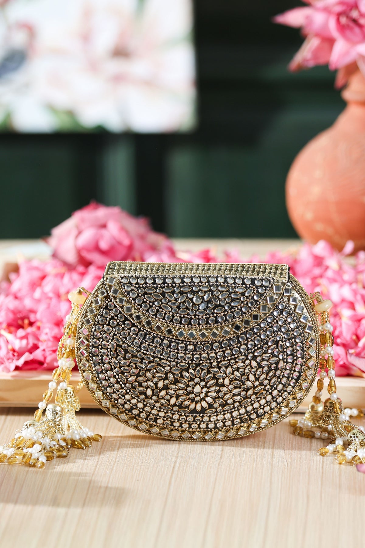 Iraanshi Metal Clutch