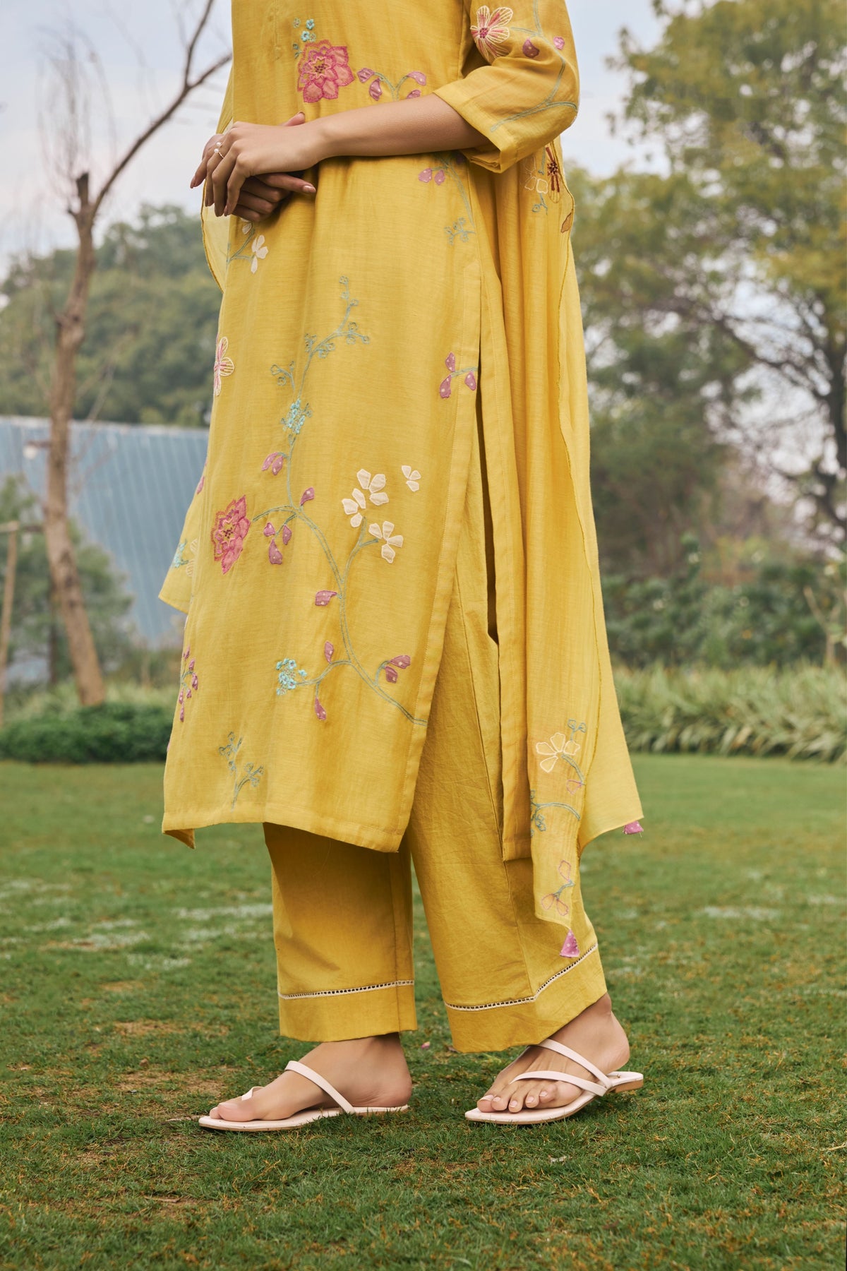 Daffodil Floral Applique Kurta Set