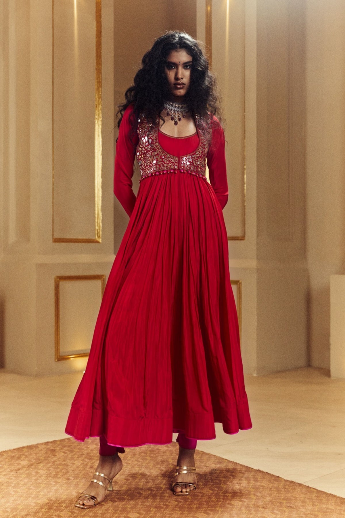 Surkh Laal Anarkal Koti Set