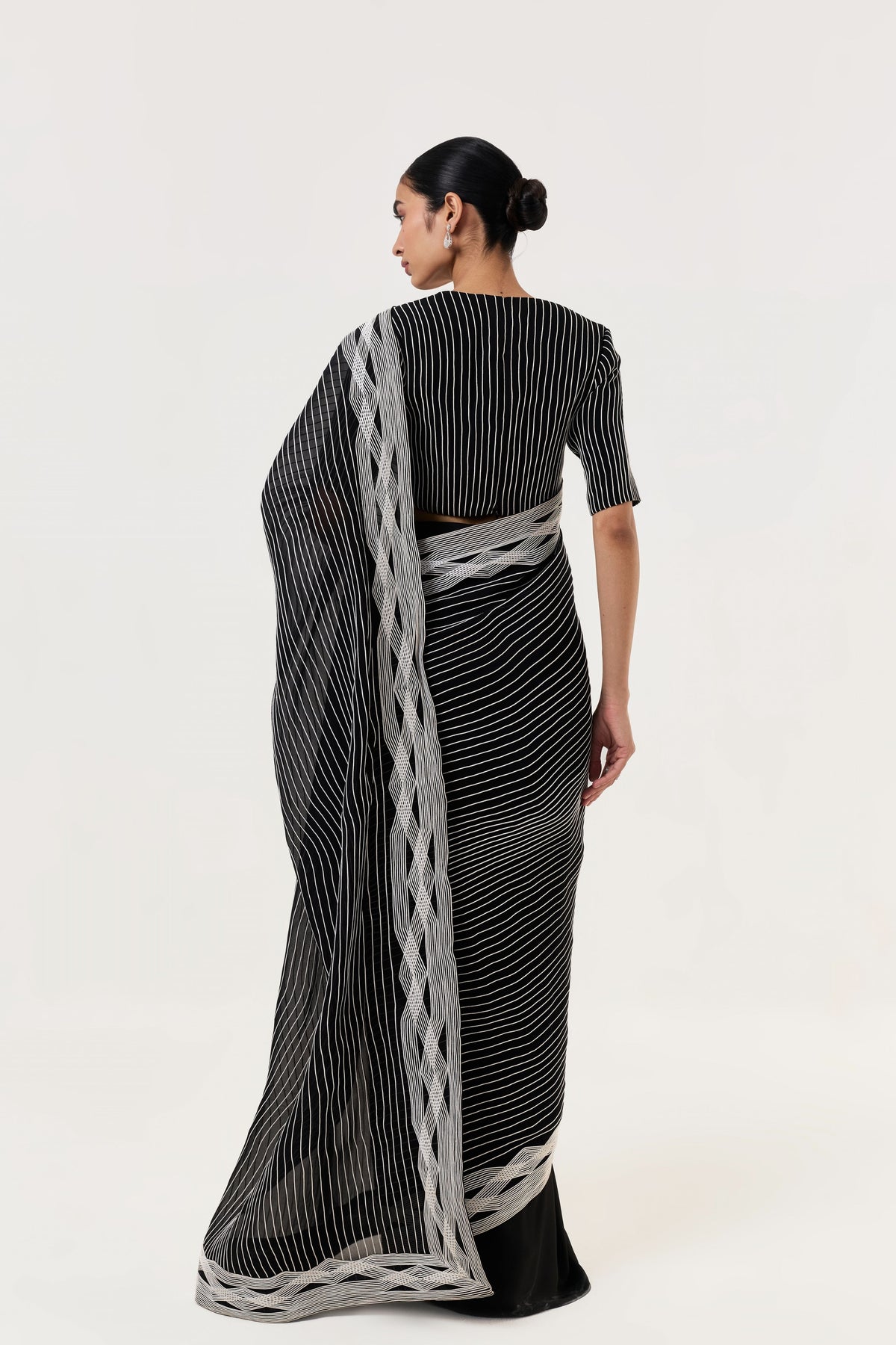 Entwined Corded Black White Saree