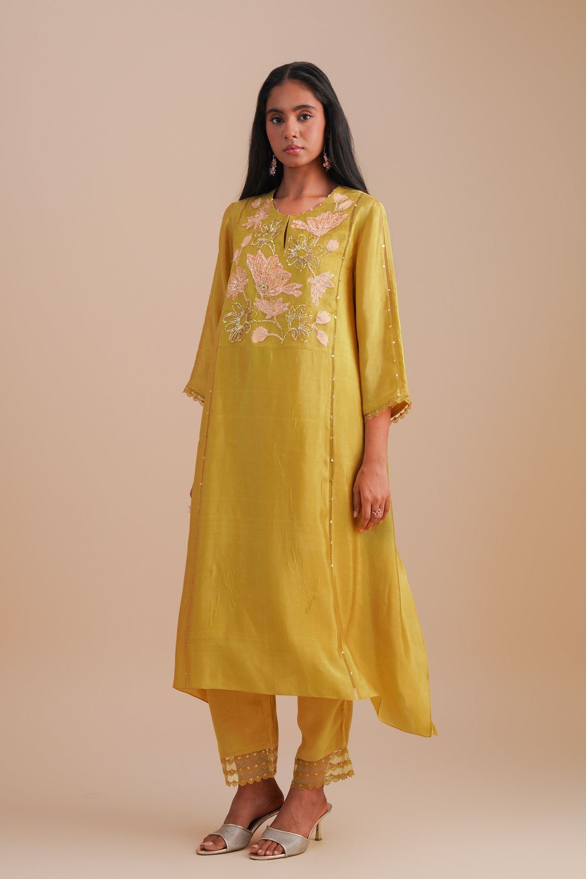 Daffodil Applique Kurta Set
