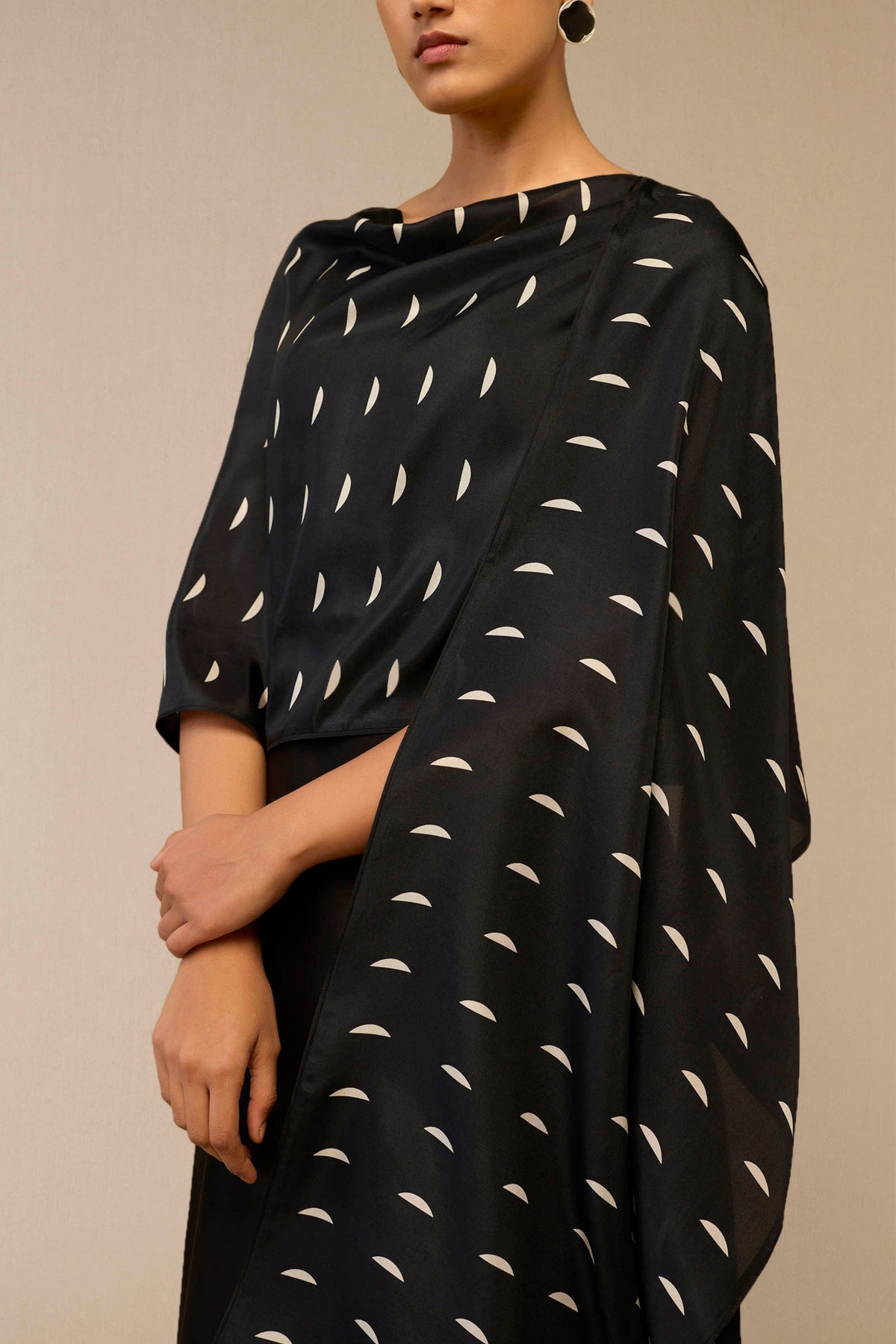 Black Dilse Scarf