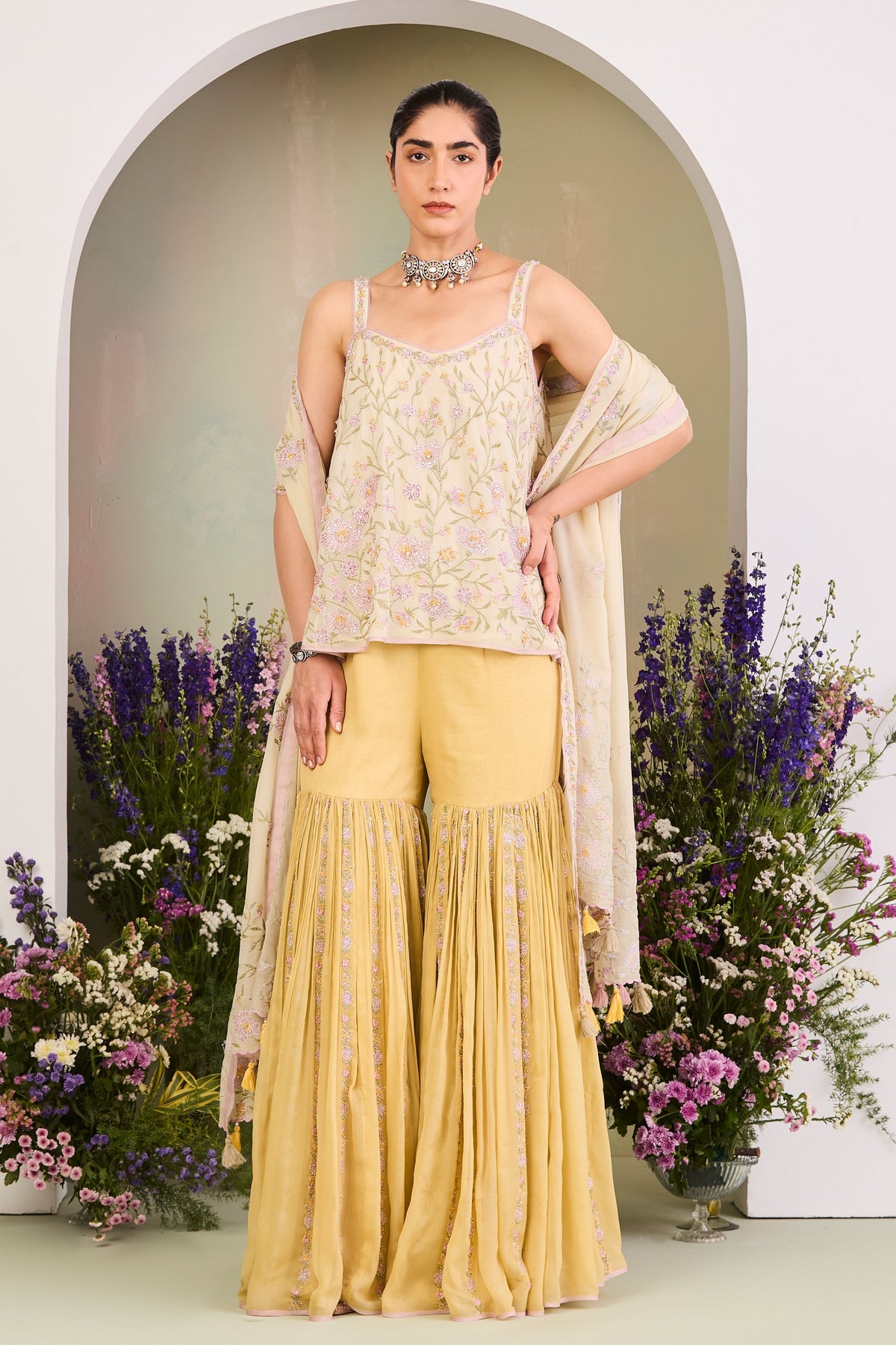 Nayara Gharara Set