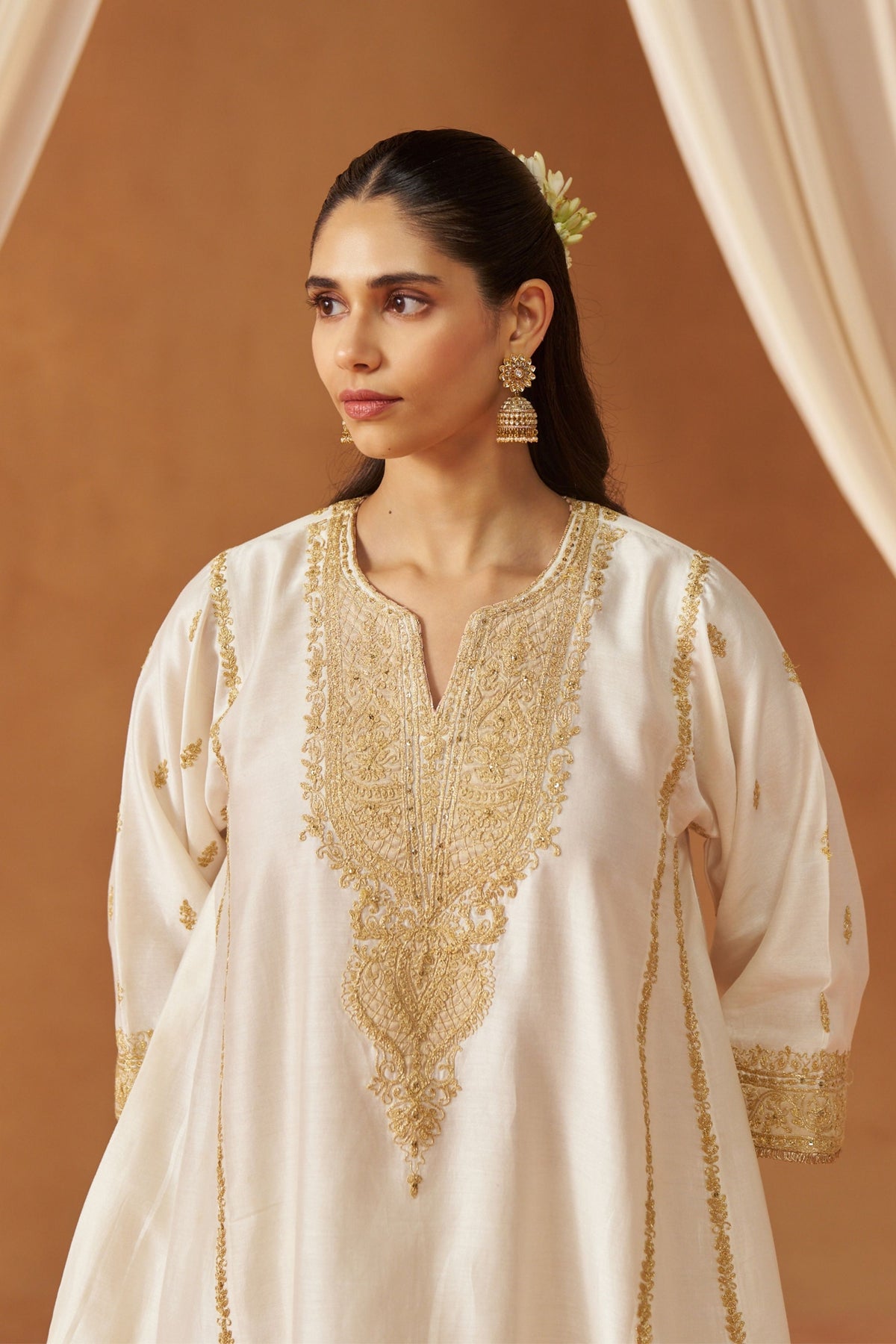 Mahgul Daisy Ivory Kalidaar Chauga Set