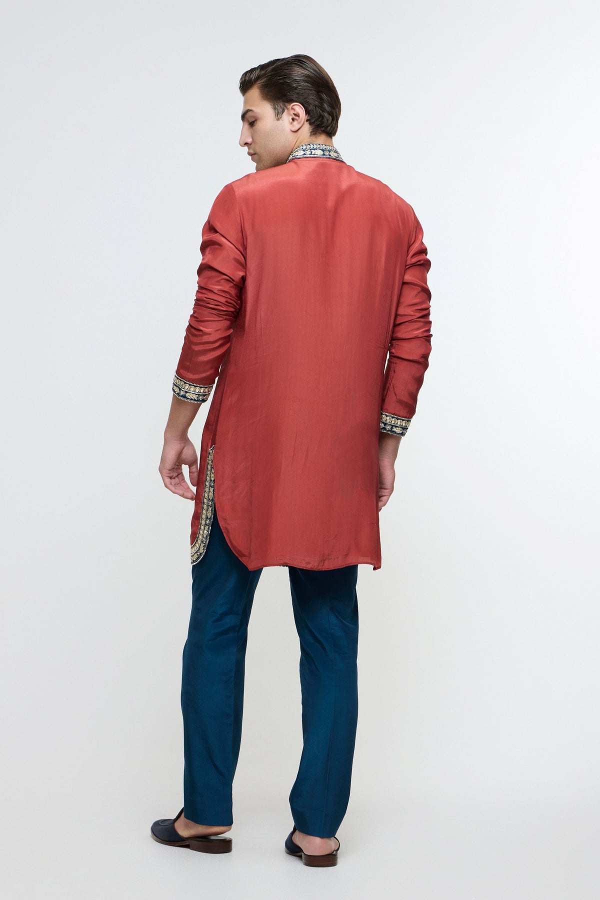 Ruhaan Threadwork Yoke Embroidered Kurta Set
