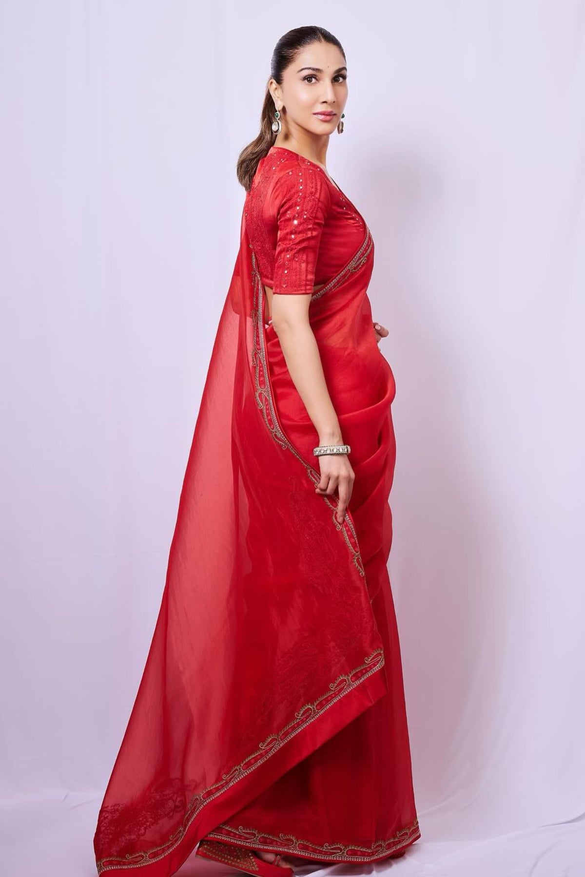 Vaani Kapoor in Devnaagri