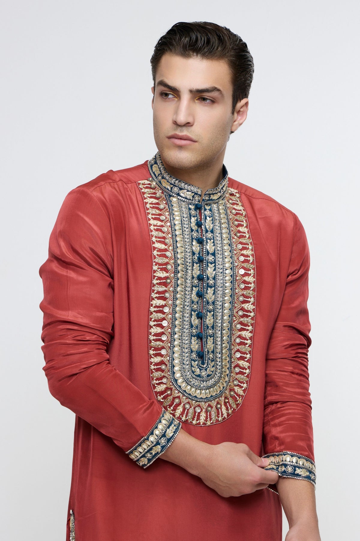 Ruhaan Threadwork Yoke Embroidered Kurta Set