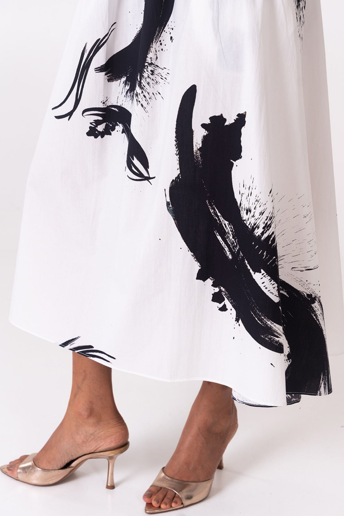 Fluid White Black Skirt