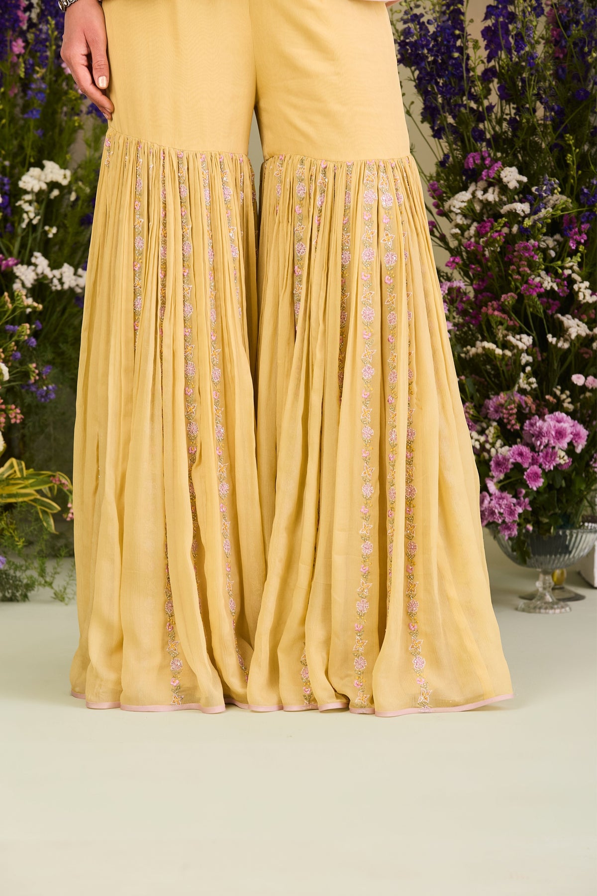 Nayara Gharara Set