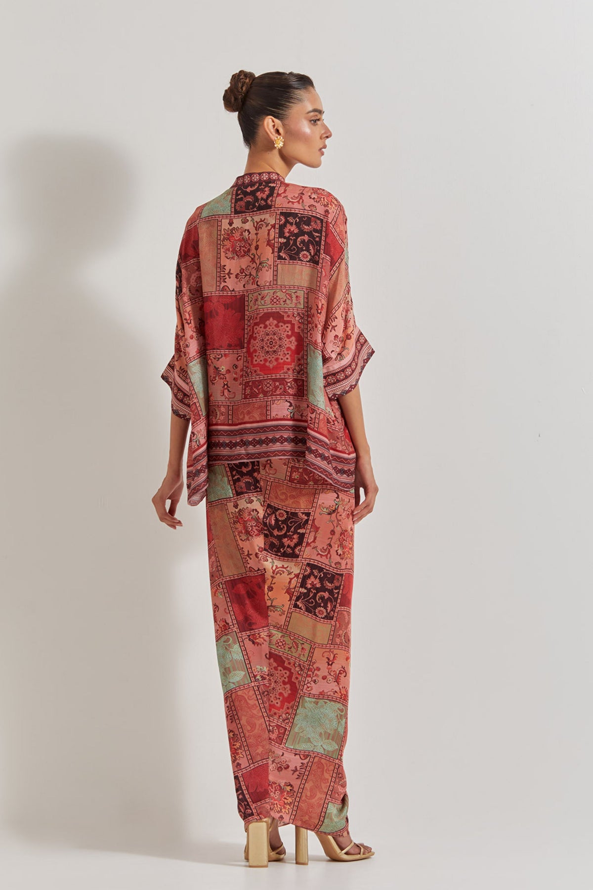 Spicy Glam Skirt With Poncho