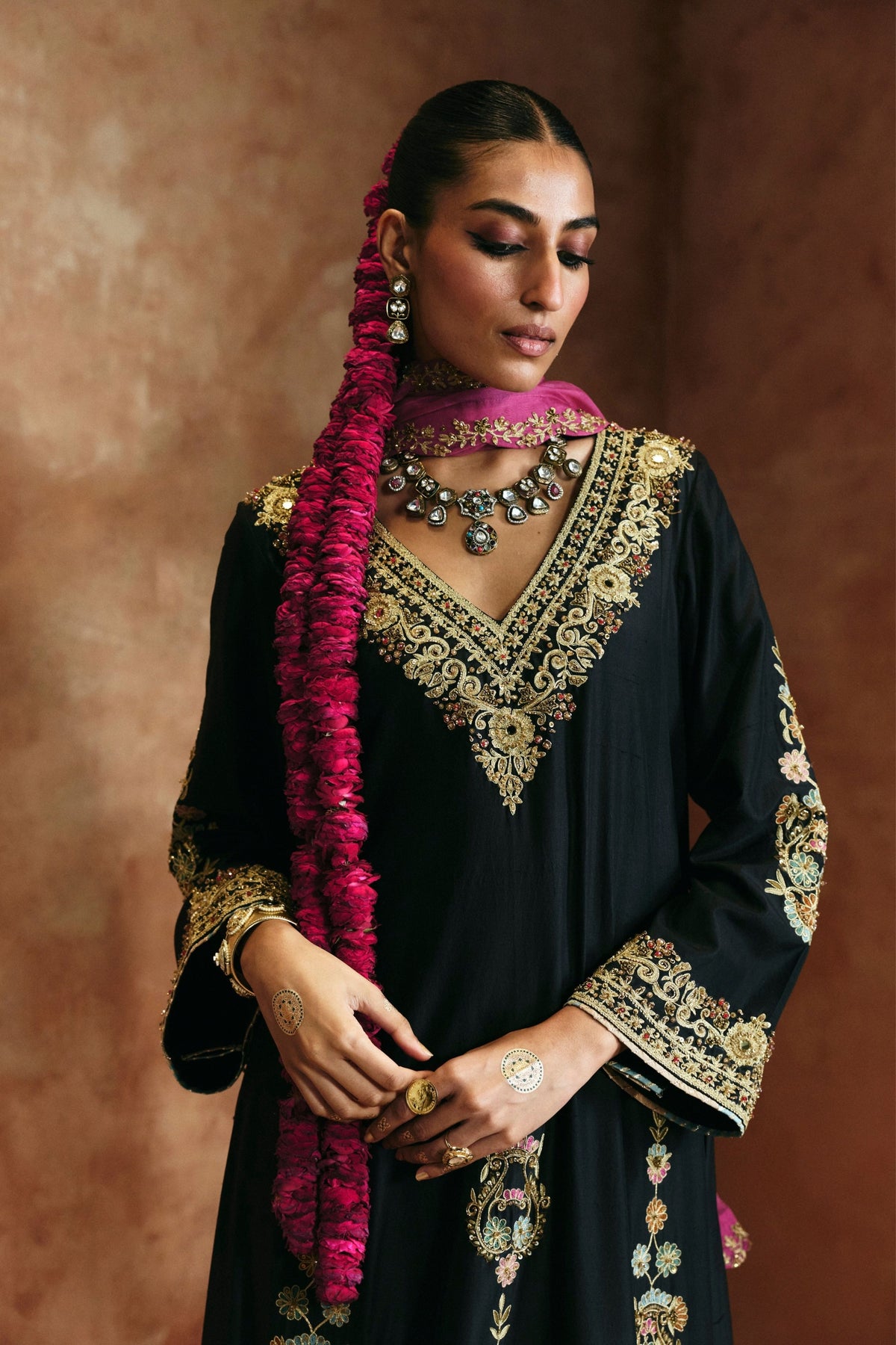 Zardozi Sindh Back Kurta Set