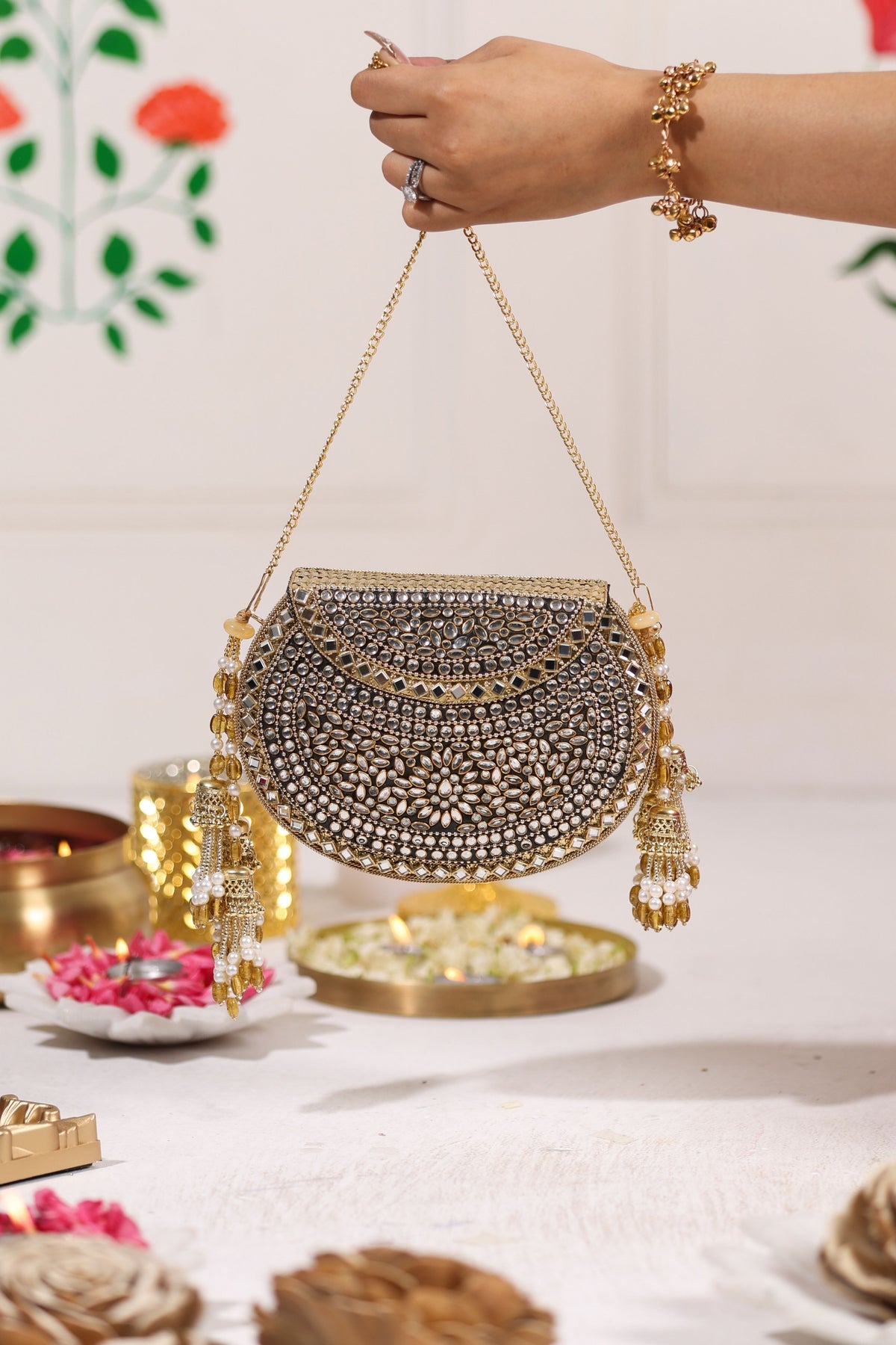 Iraanshi Metal Clutch