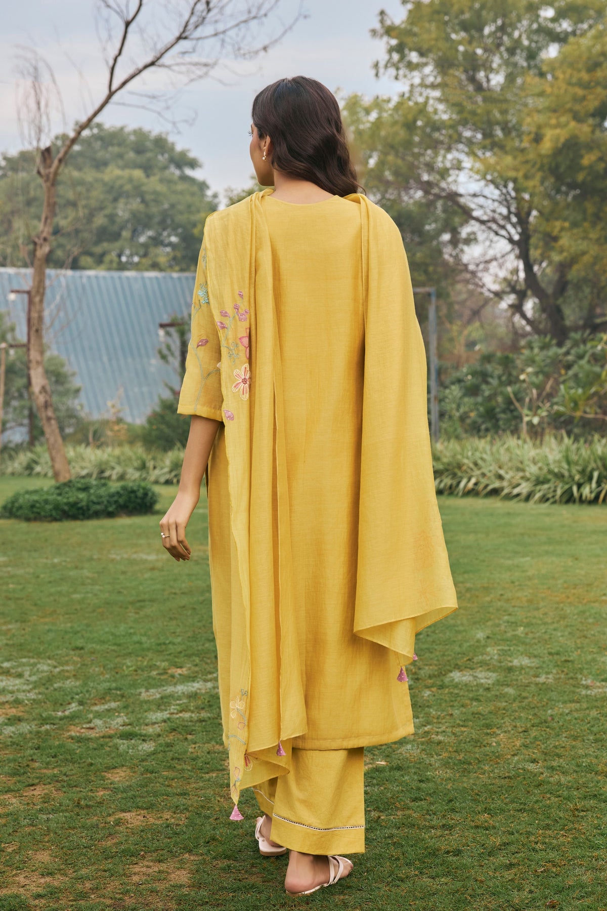 Daffodil Floral Applique Kurta Set
