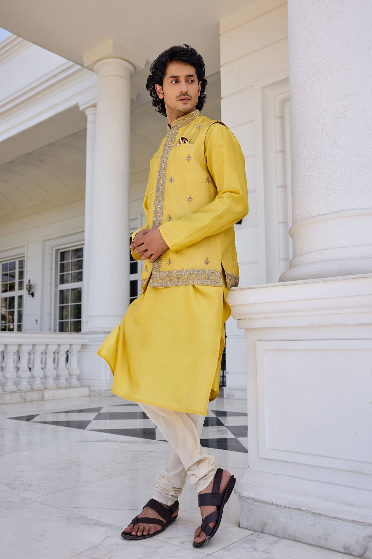 Zunaid Thread Work Bandi Set
