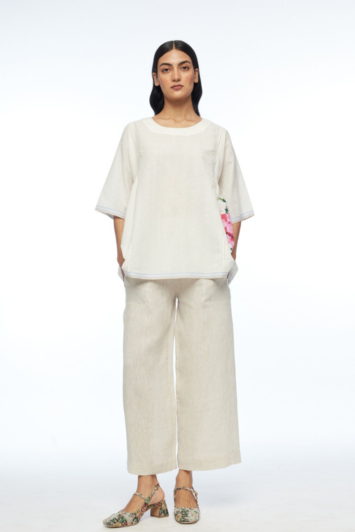 Carolinae Round Neck Top