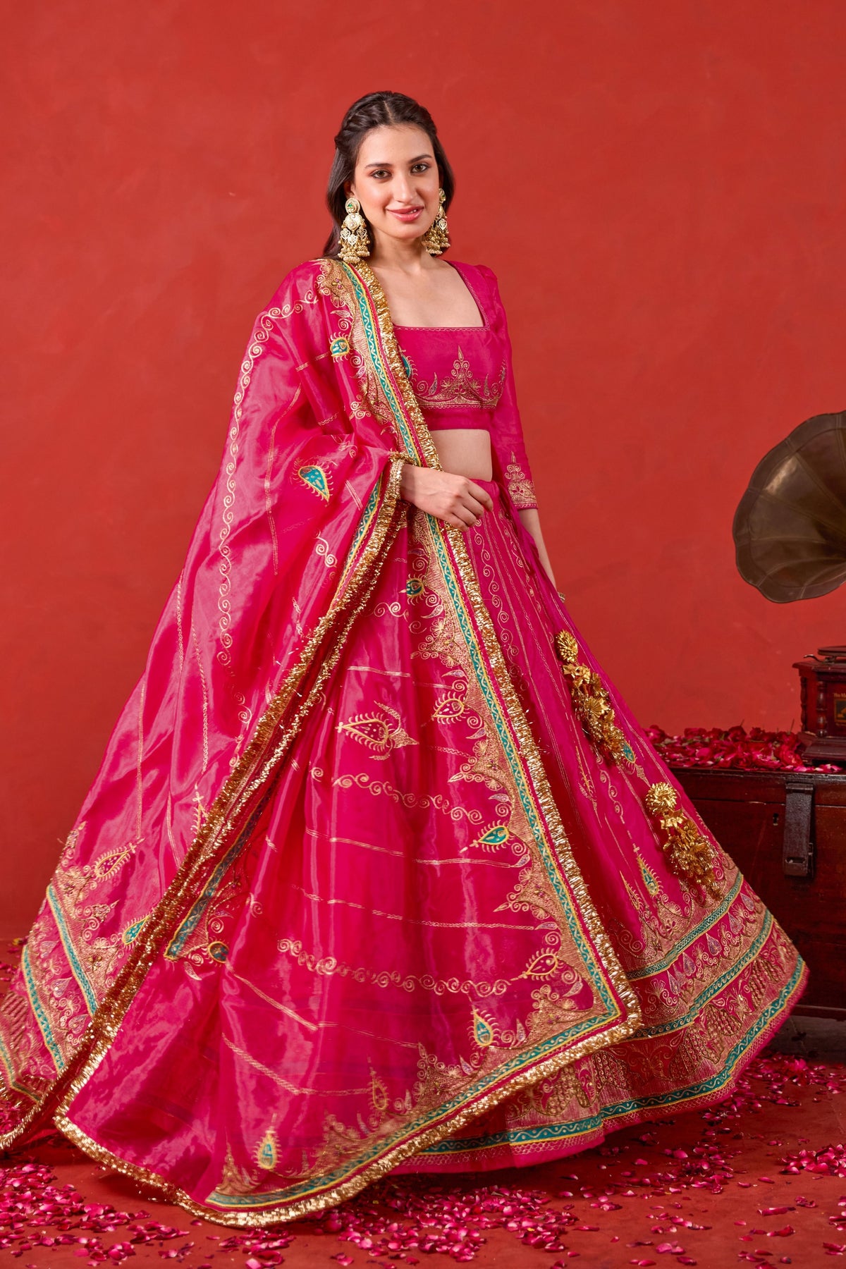 Nayaab Lehenga Set