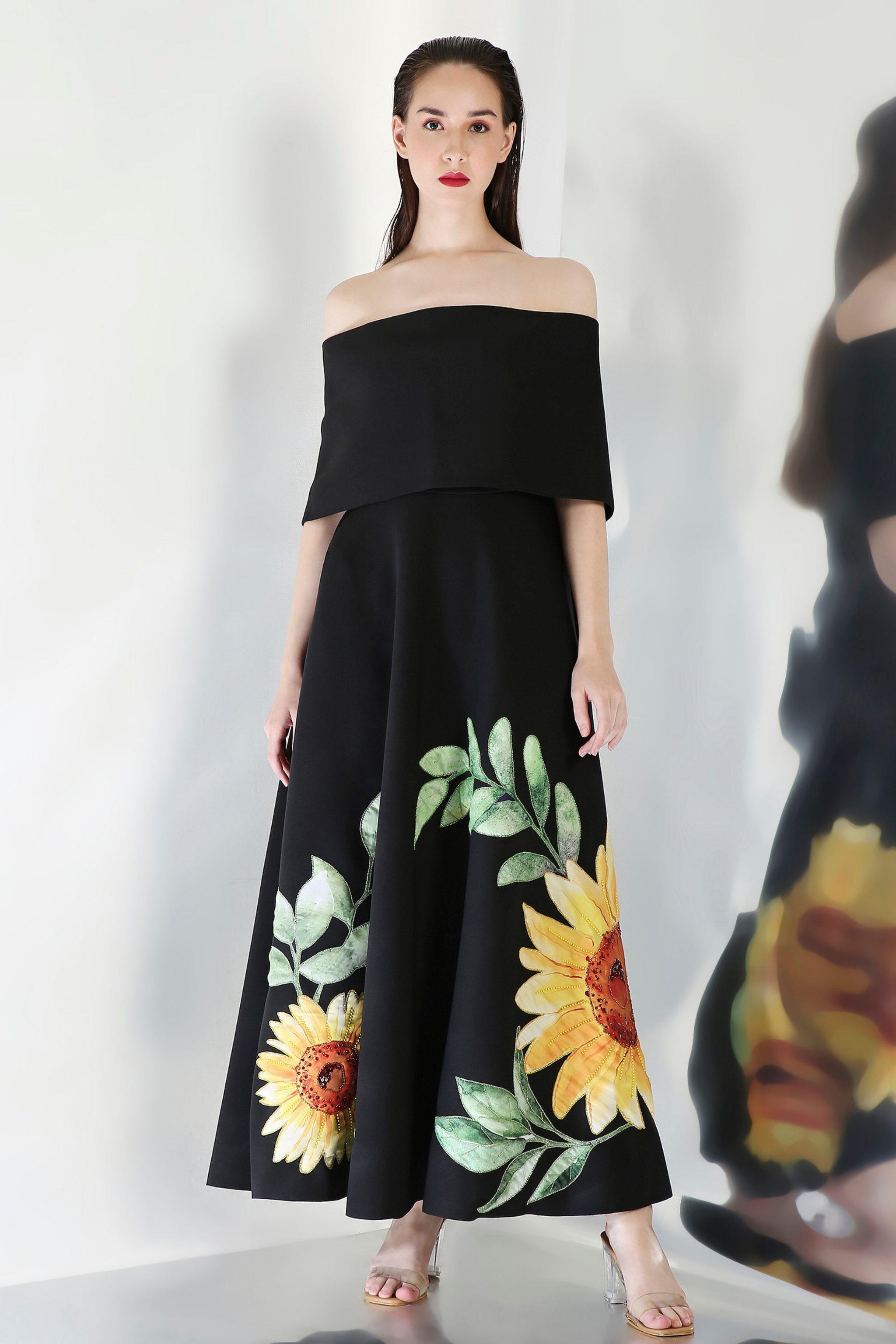 Ozeqo - Sunflower Black Embroidery Dress 3XL Ozeqo - Sunflower Black Embroidery Dress 3XL