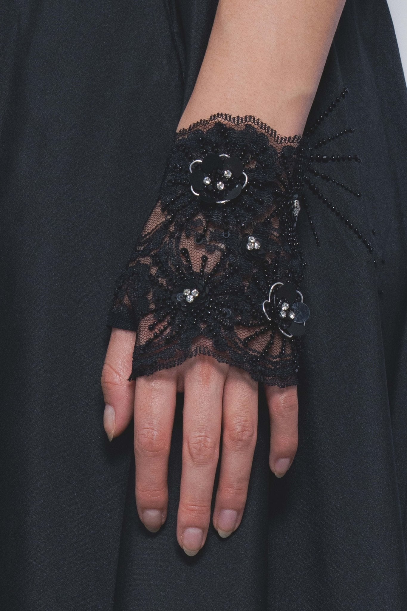 Sumire Lace Embroidered Gloves - Leh Studios - Elahe