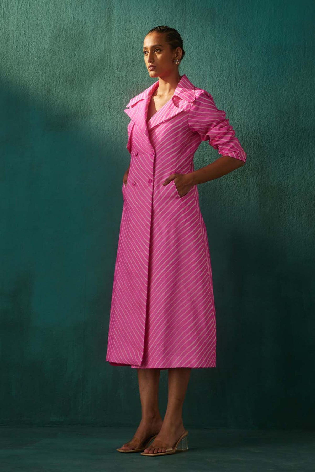 Devyani Trench Set
