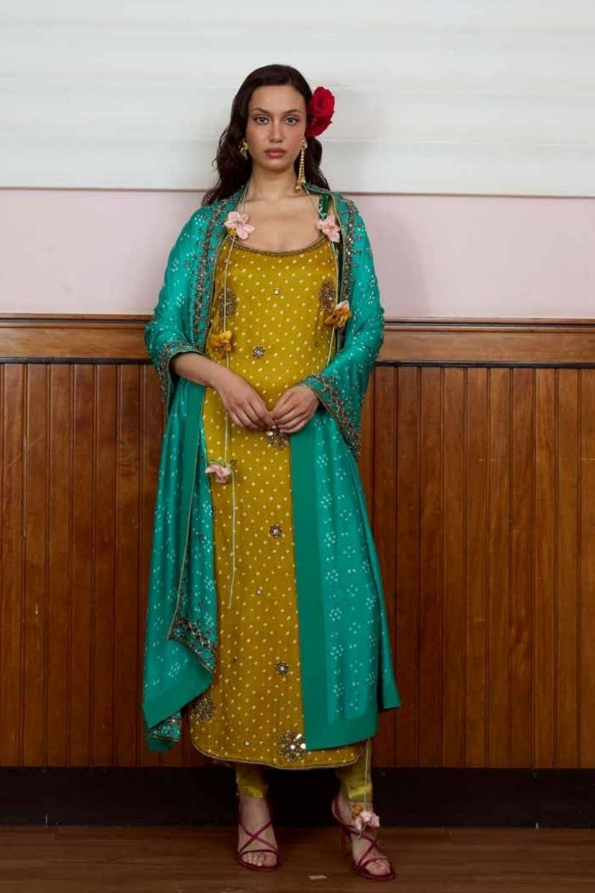 Tara Bandhani Kurta Set