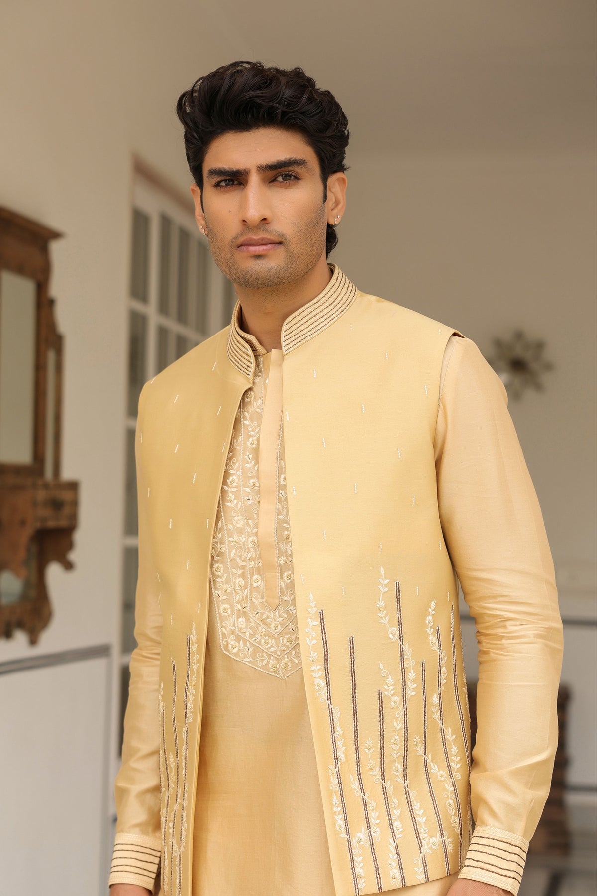 Gulzar Beige Floral Embroidered Bandi