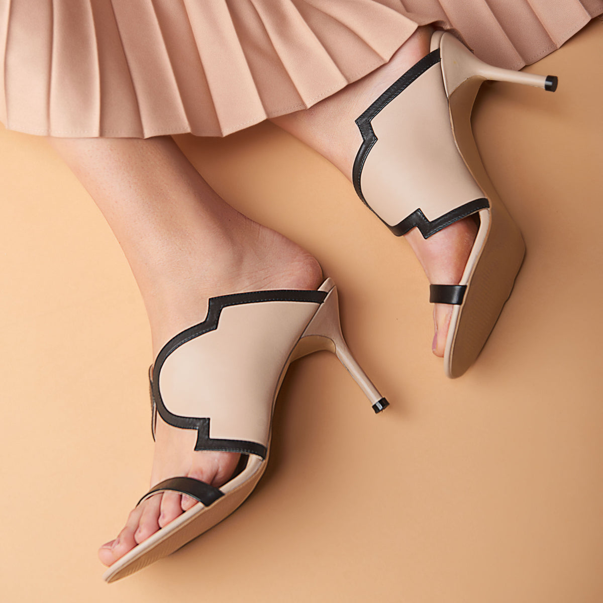 Ivory&amp;black 3 Inches Block Open Toen Heels