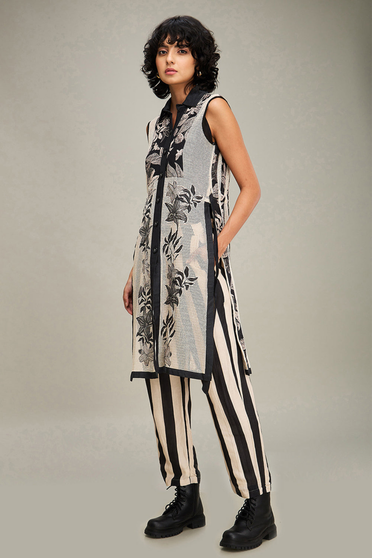 Ahyana Applique Kurta Set