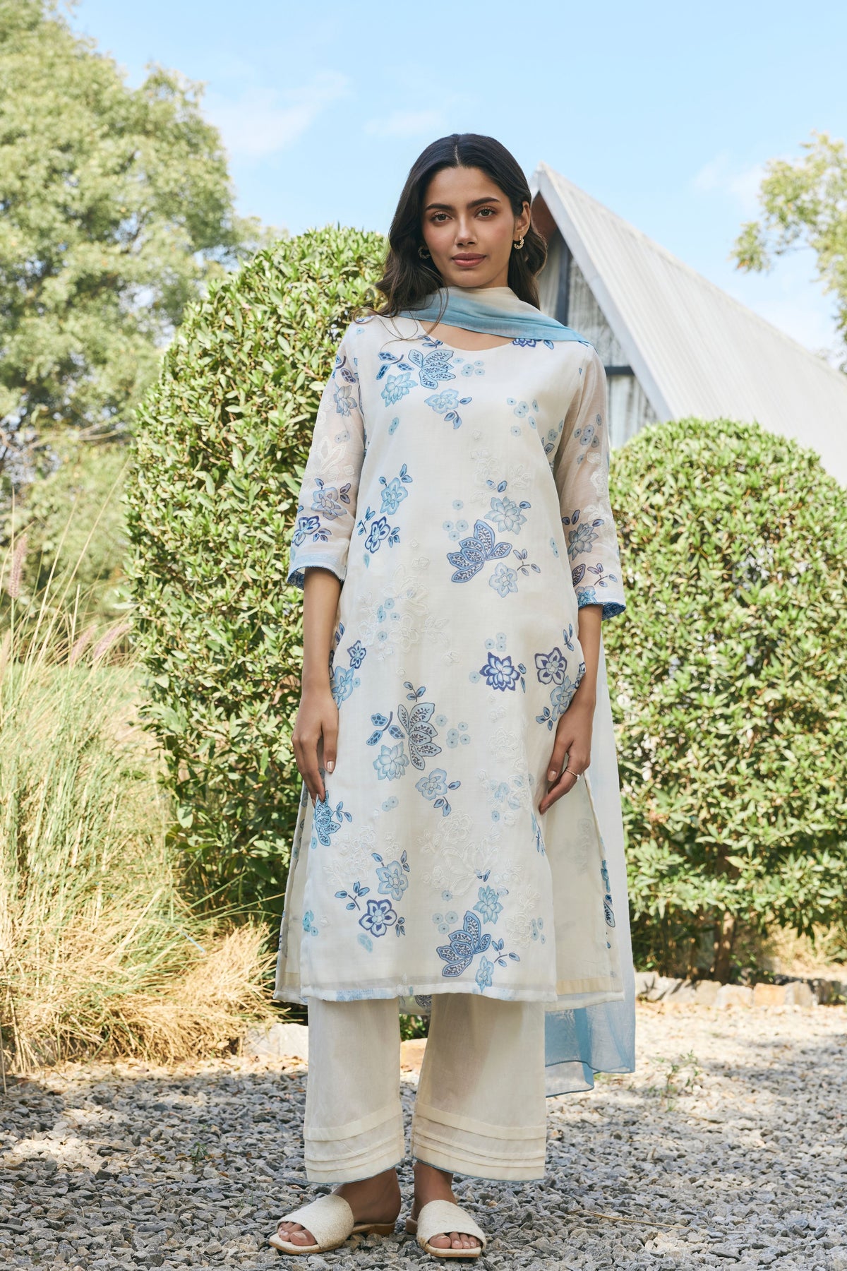 Pearl Applique Embroidered Kurta Set