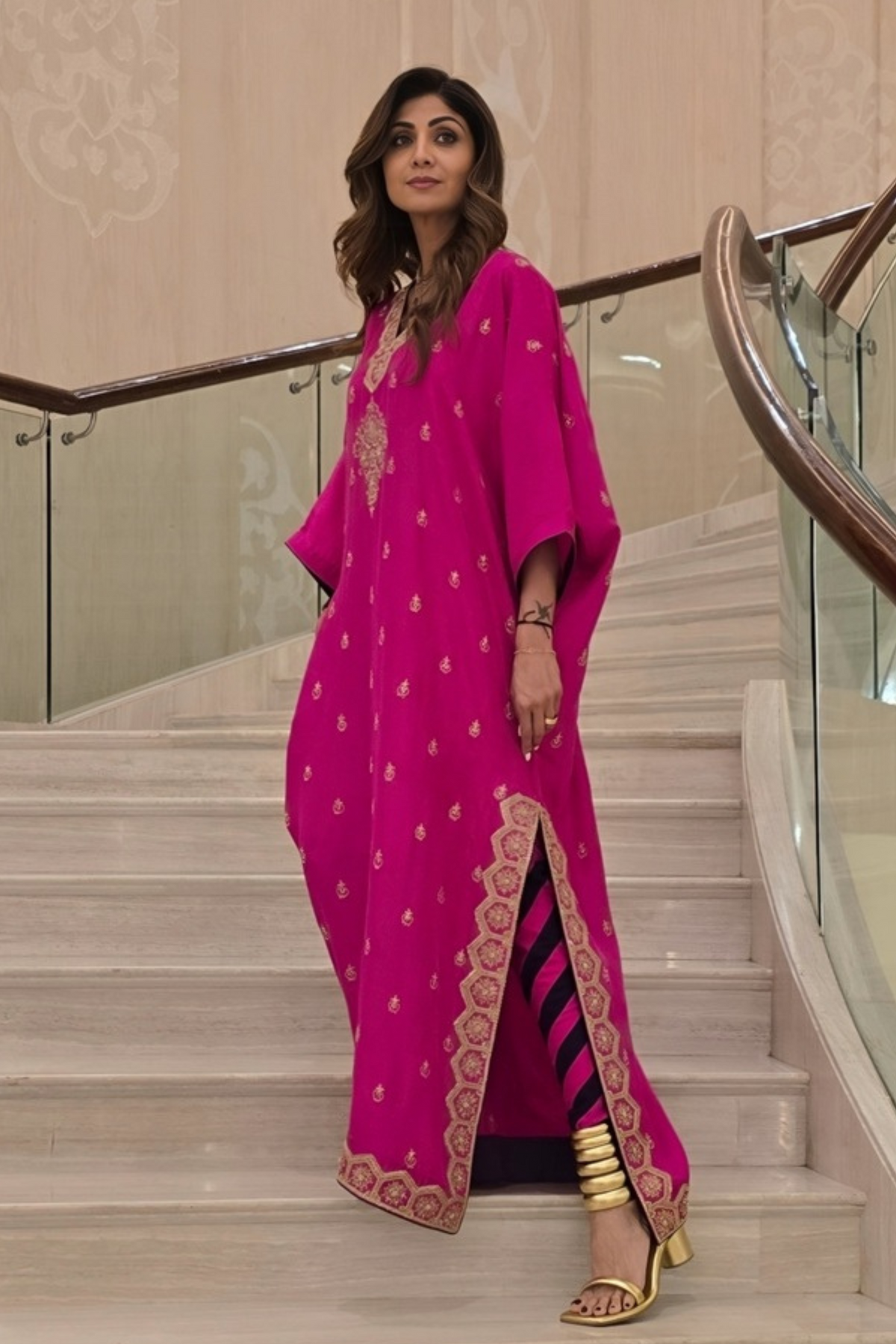 Shilpa Shetty In Gulabi Gulaal Kaftan Set