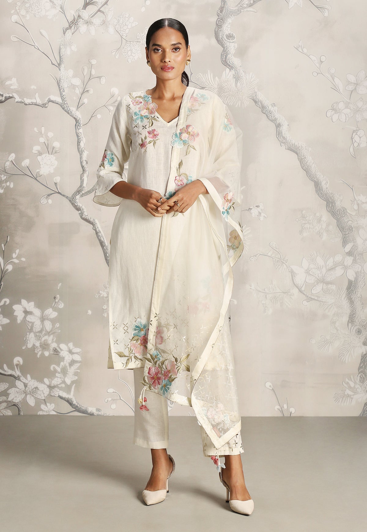 Off White Corsage Kurta Set
