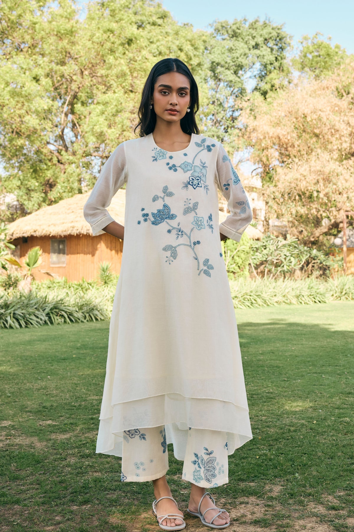 Pearl Applique Embroidered Kurta